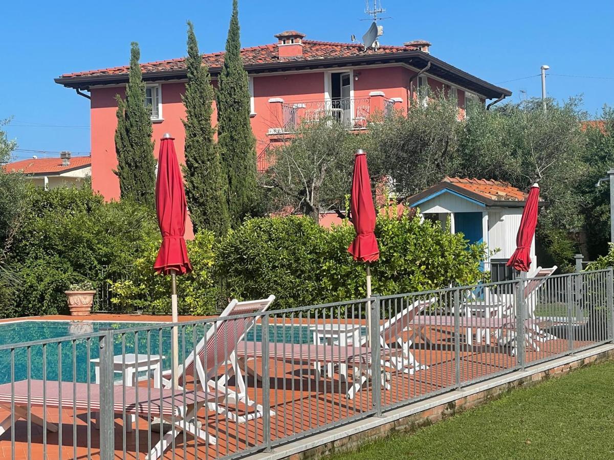 In Versilia 塞拉韦扎 外观 照片